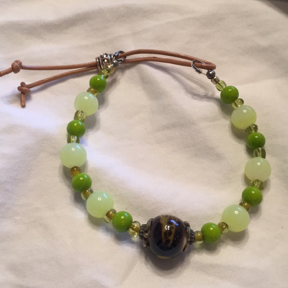 **3 for $20** Green Glass Bead Bracelet - Picture 4 of 5